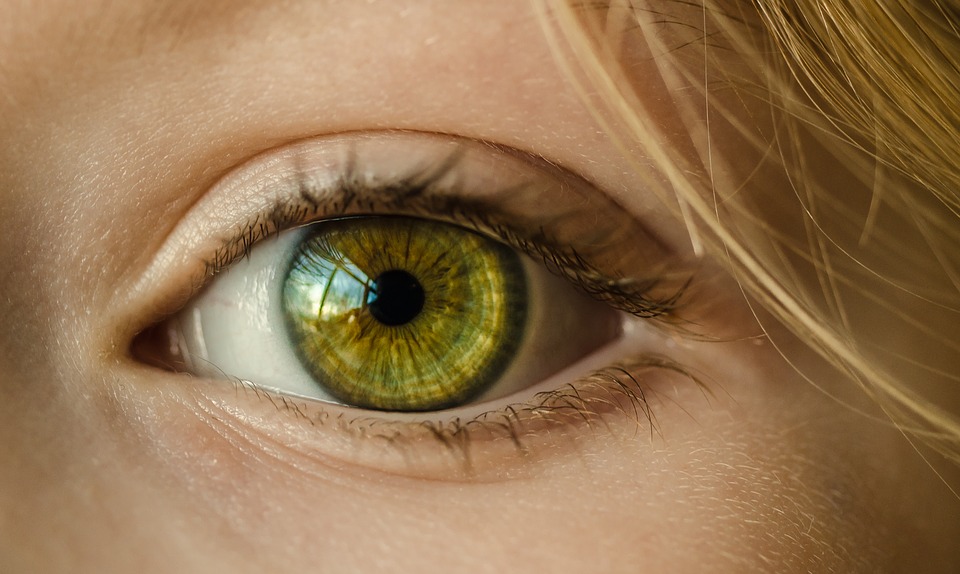 9 sprawdzonych metod na suche oko