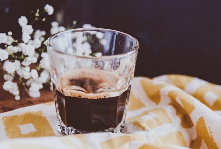 Kawa i tonic – idealny drink na początek dnia - Moda tonic z kawa