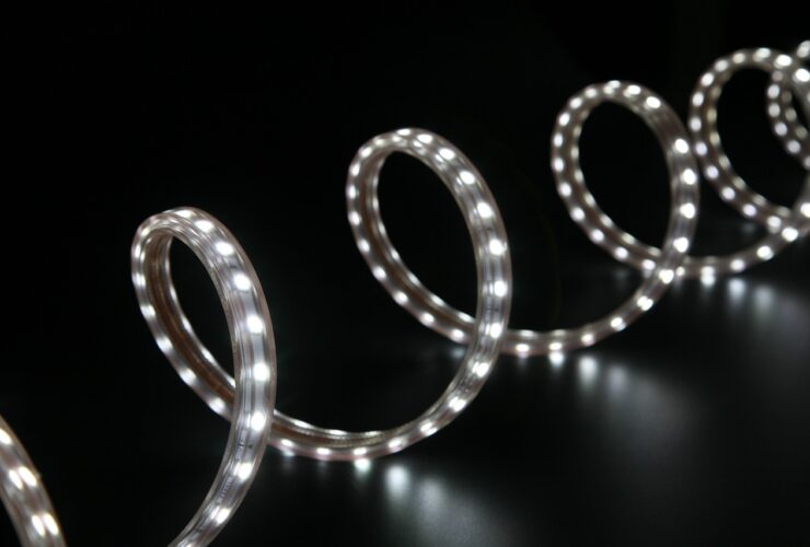 Taśmy LED do telewizorów – zalety, rodzaje i metody montażu - Moda ledowe tasmy